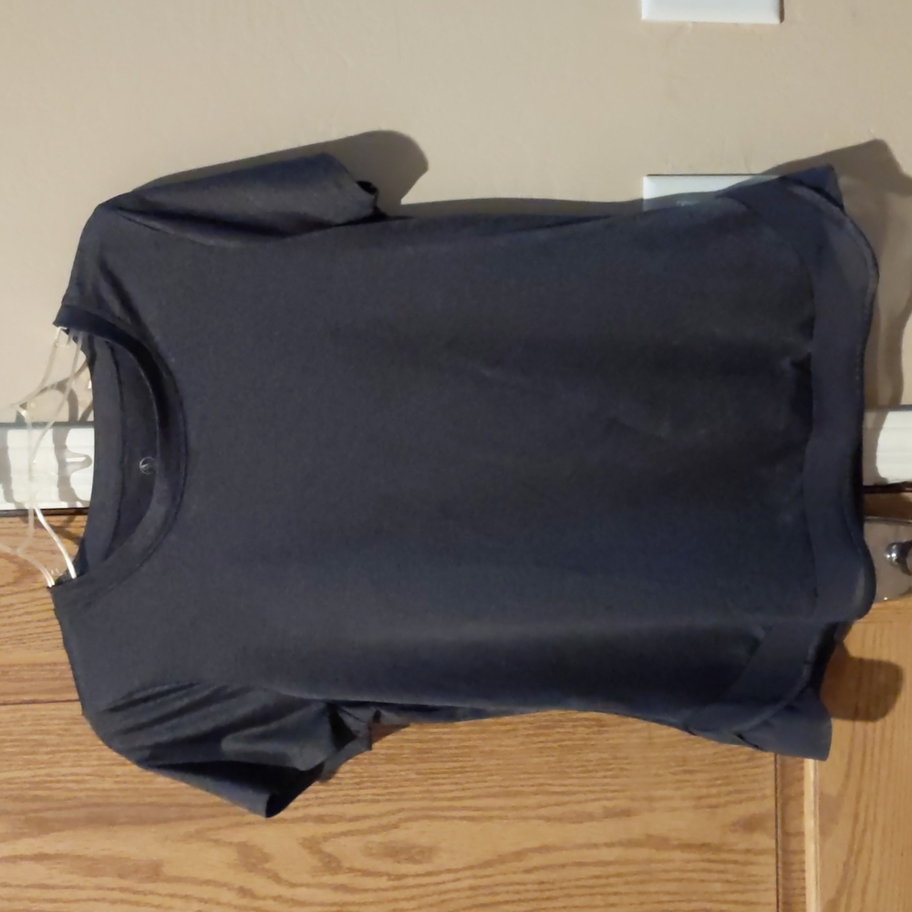 Adrienne Vittadini, size M gray athletic short sleeve top